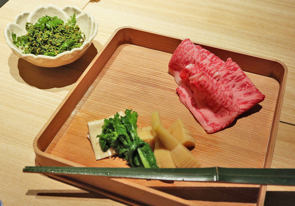 二条 やま岸 花山椒と牛肉の鍋 関谷江里の京都暮らし 時々パリ 二条 やま岸 花山椒と牛肉の鍋 関谷江里の京都暮らし 時々パリ